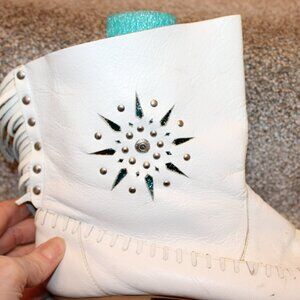 Vintage CLICKS White Leather Fringe Moccasin Ankle Boots Boho Western Size 8